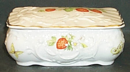 Virginia Strawberry Rectangular Box with Lid