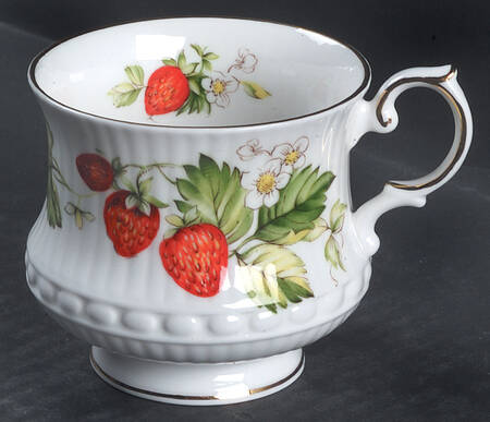Virginia Strawberry Footed Cup
