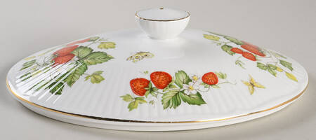 Virginia Strawberry Lid for Oval Vegetable