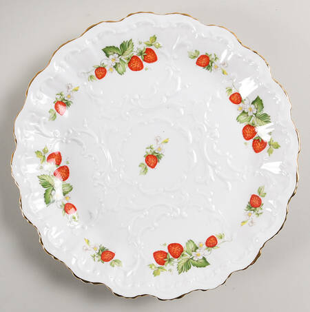 Virginia Strawberry Cake Plate