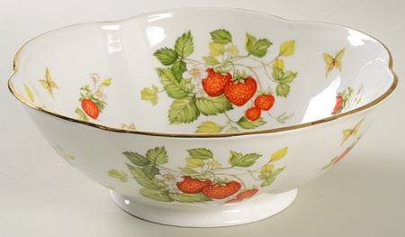 Virginia Strawberry 8" Round Vegetable Bowl