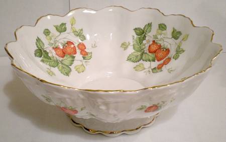 Virginia Strawberry 8" Footed Bowl