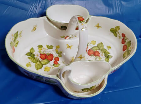 Virginia Strawberry Strawberry Basket W/Creamer & Open Sugar