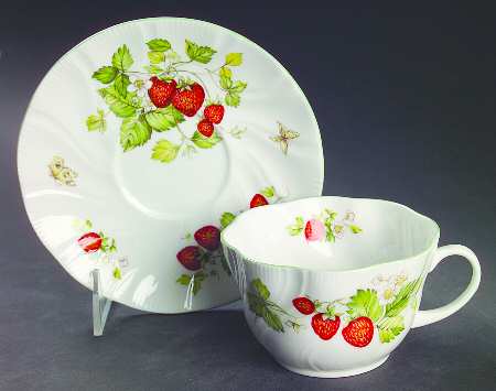 Virginia Strawberry Breakfast Cup & Saucer Set