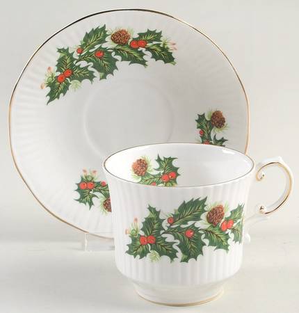 Yuletide (Scalloped) Flat Cup & Saucer Set