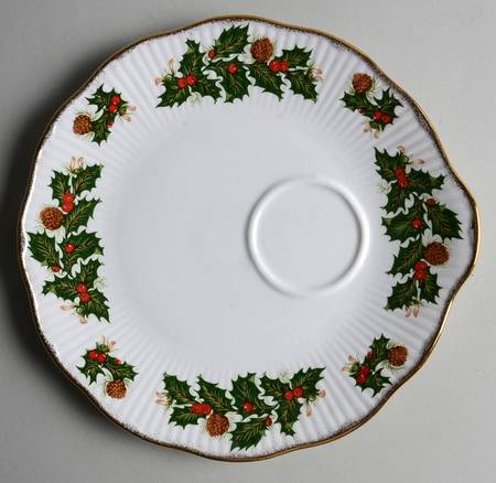Yuletide (Scalloped) Snack Plate