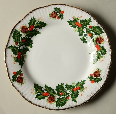Yuletide (Scalloped) Bread & Butter Plate