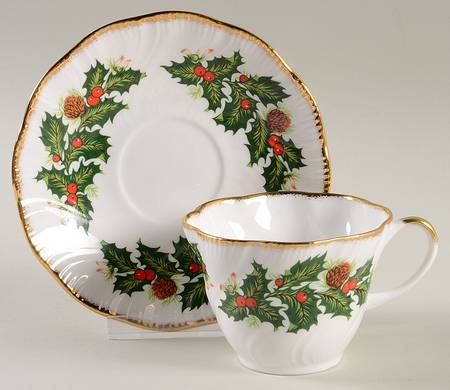 Yuletide (Scalloped) Flat Cup & Saucer Set
