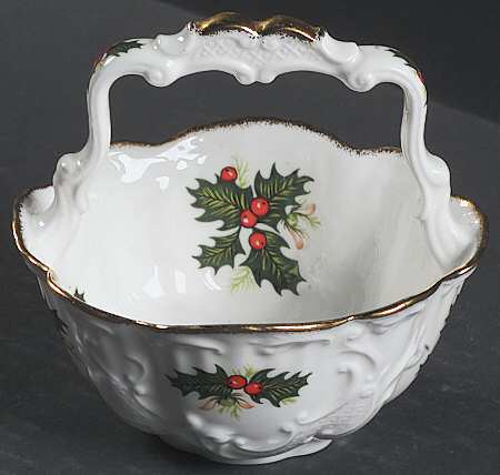 Yuletide (Scalloped) Small Basket