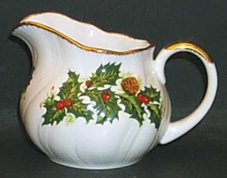 Yuletide (Scalloped) Creamer