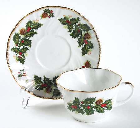 Yuletide (Scalloped) Breakfast Cup & Saucer Set