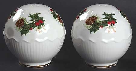 Yuletide (Scalloped) Salt & Pepper Set