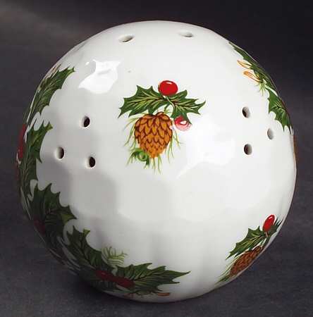 Yuletide (Scalloped) Pommander