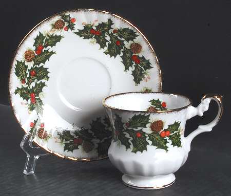 Yuletide (Scalloped) Footed Cup & Saucer Set
