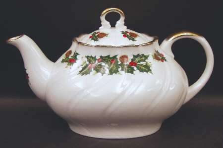 Yuletide (Scalloped) Teapot & Lid