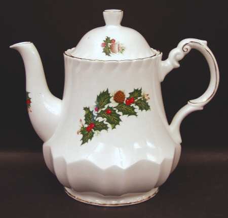 Yuletide (Scalloped) Teapot & Lid