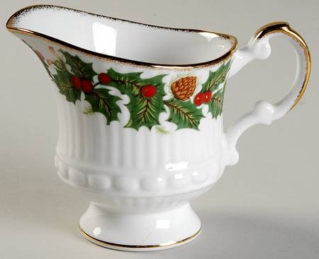 Yuletide (Scalloped) Creamer