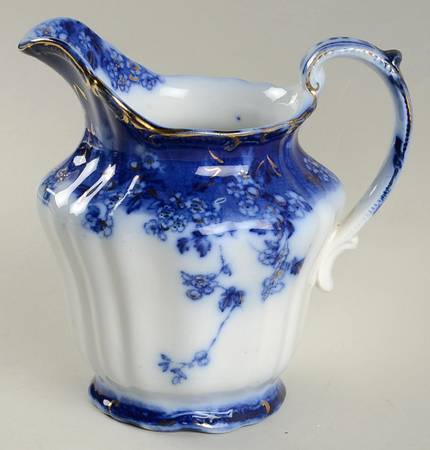 Lugano (Flow Blue) 20 Oz Pitcher