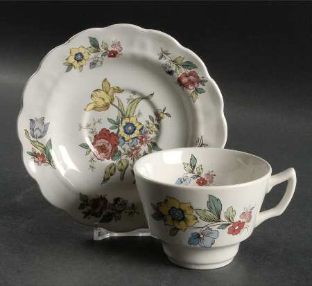 Old Country Sprays Flat Cup & Saucer Set