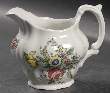 Old Country Sprays Creamer