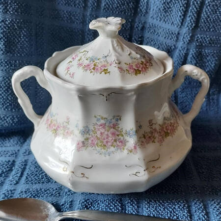 Rhodesia Sugar Bowl & Lid