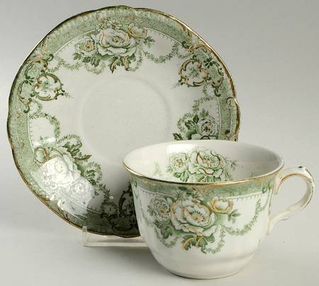 Roxbury Green Flat Cup & Saucer Set