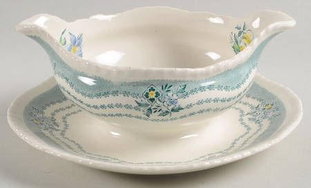 Rutland Green Gravy Boat with Attached Underplate