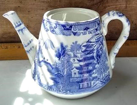 Willow Blue (Birds, Diamond Stamp) Teapot No Lid