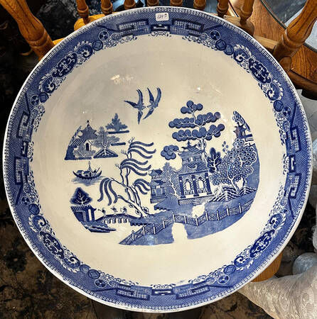 Willow Blue (Birds, Diamond Stamp) 16" Basin Bowl