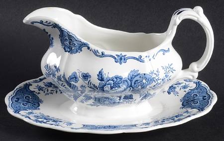 Windsor Blue Gravy Boat with Attached Underplate