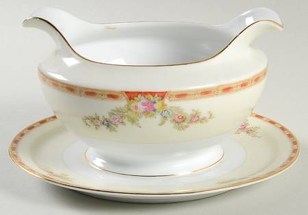 Ogden Gravy Boat with Attached Underplate