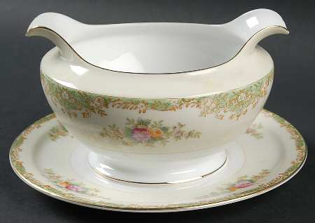 RLC1 Gravy Boat with Attached Underplate