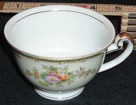 RLC1 Footed Cup