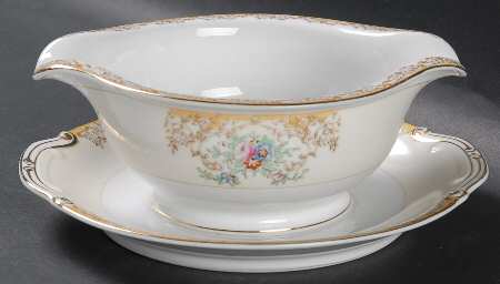 RLC2 Gravy Boat with Attached Underplate