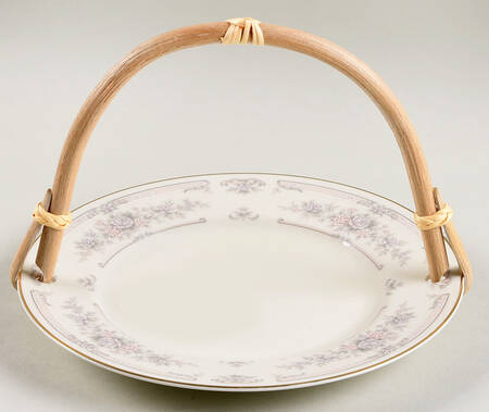 Antique Lace 5 3/8"-5 5/8" Bamboo Handled Serving Plate  HC
