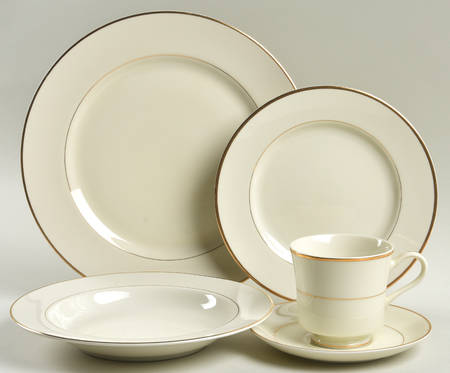 Golden Ivory 5 Piece Place Setting