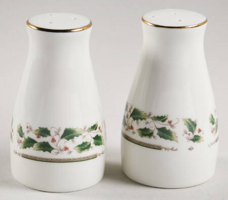 Holly Holiday Salt & Pepper Set