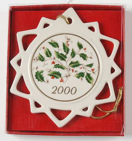 Holly Holiday 2000 Annual Ornament