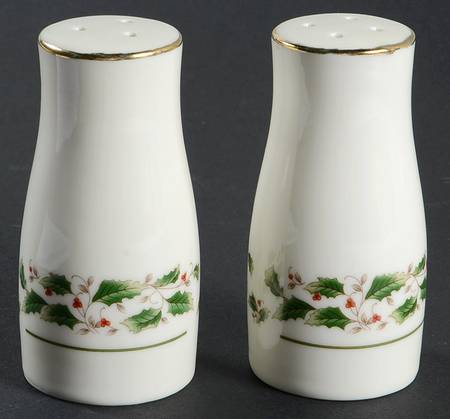 Holly Holiday Salt & Pepper Set