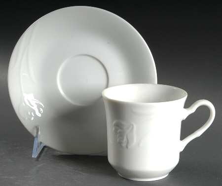 La Tulipe Flat Cup & Saucer Set