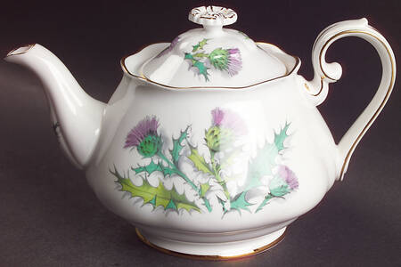 Queen O'Th' Highlands Teapot & Lid