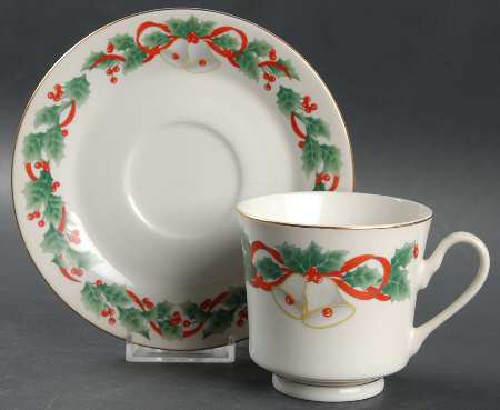 Noel Footed Cup & Saucer Set