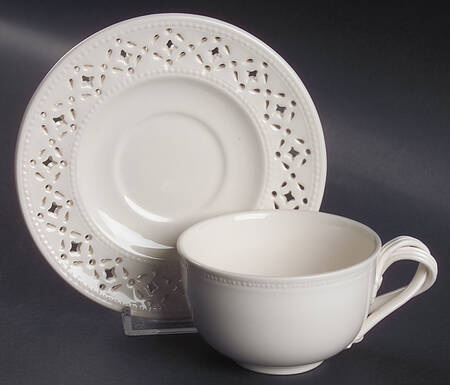 Classics Flat Cup & Saucer Set