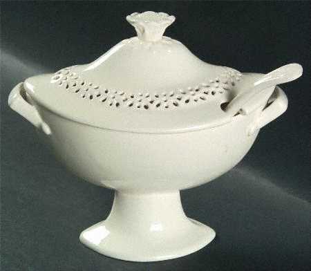 Classics Sauce Boat & Lid with Ladle