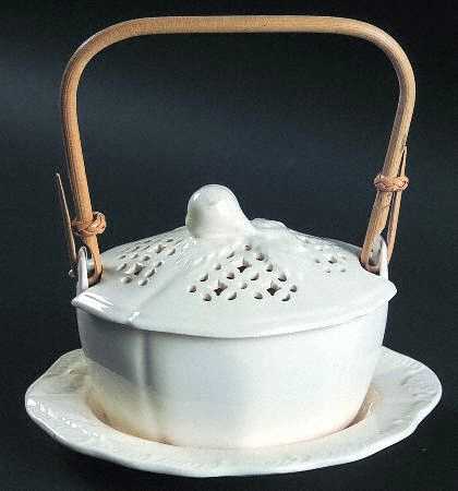 Classics Pierced Round Covered Butter with Underplate
