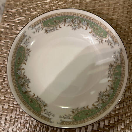 Alberta Platinum Fruit/Dessert (Sauce) Bowl
