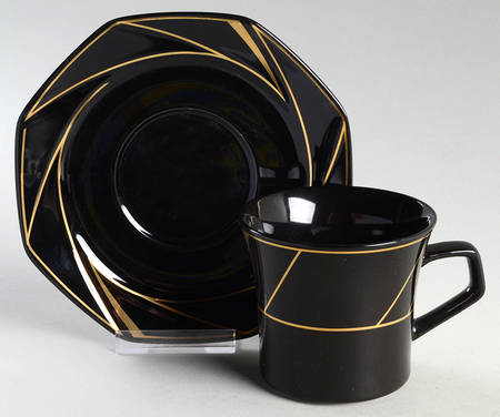 Crystalline Black Flat Cup & Saucer Set by Ranmaru