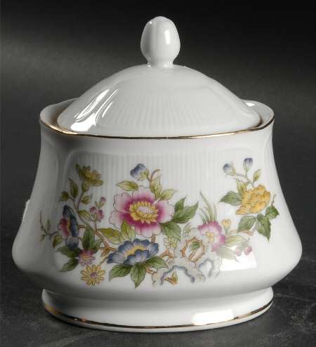 Fleur De Paradis Sugar Bowl & Lid by Ranmaru