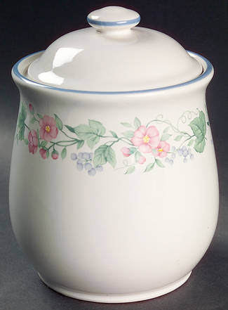 Kensington (4940) Medium Canister & Lid