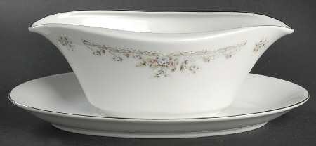 Rose Point Gravy Boat with Attached Underplate